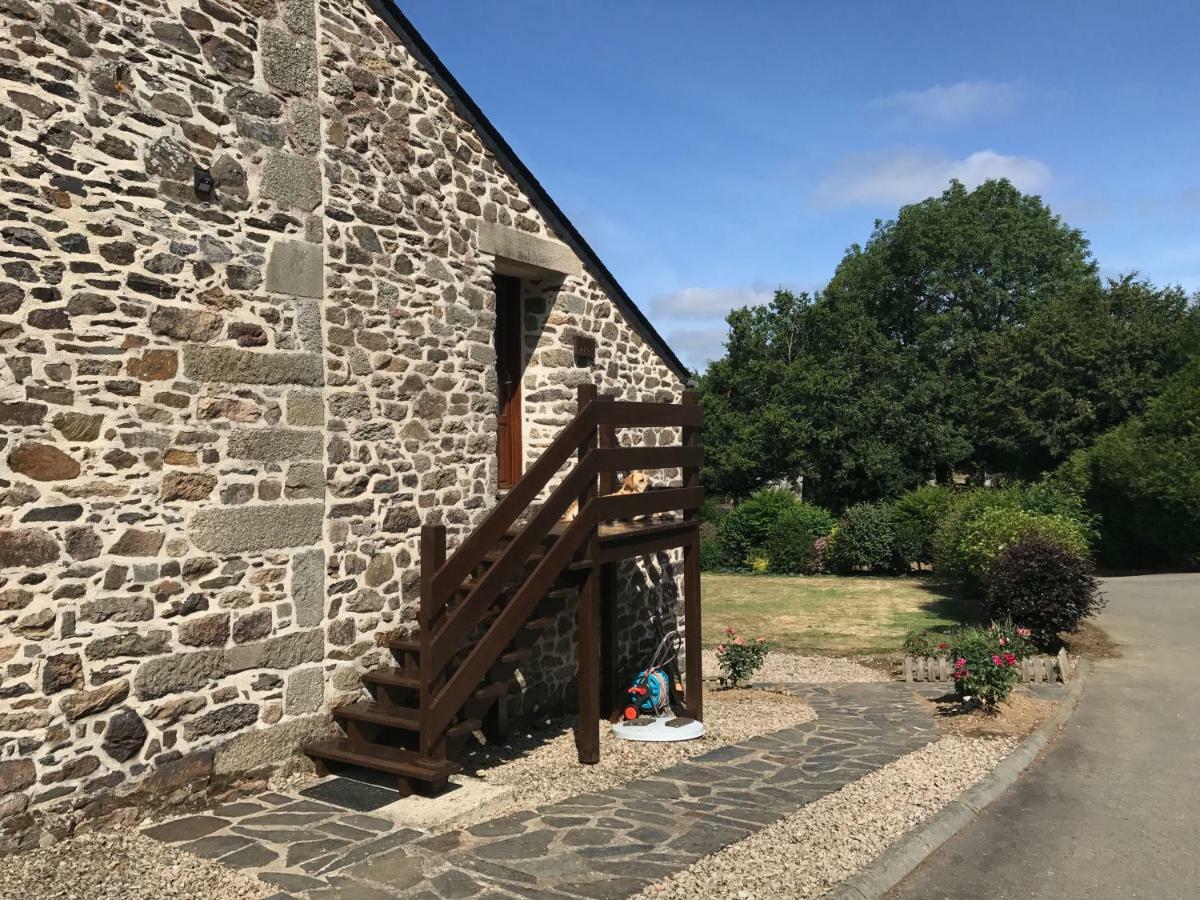Chambres D'Hotes Les Tilleuls Poullaouen Exterior foto